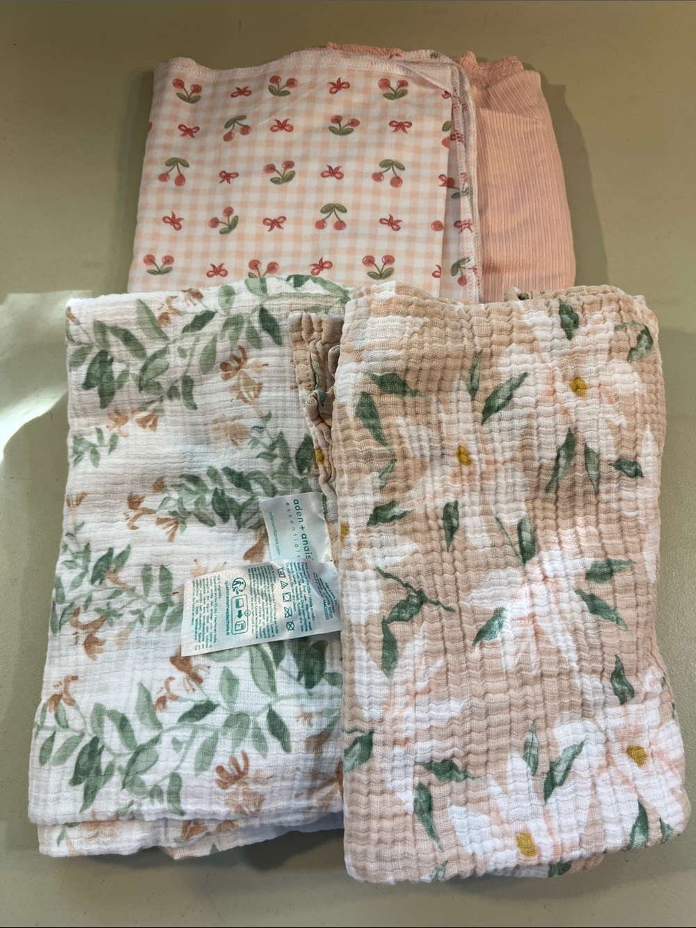 aden + anais Pink Floral and Leaf Muslin Swaddle Set